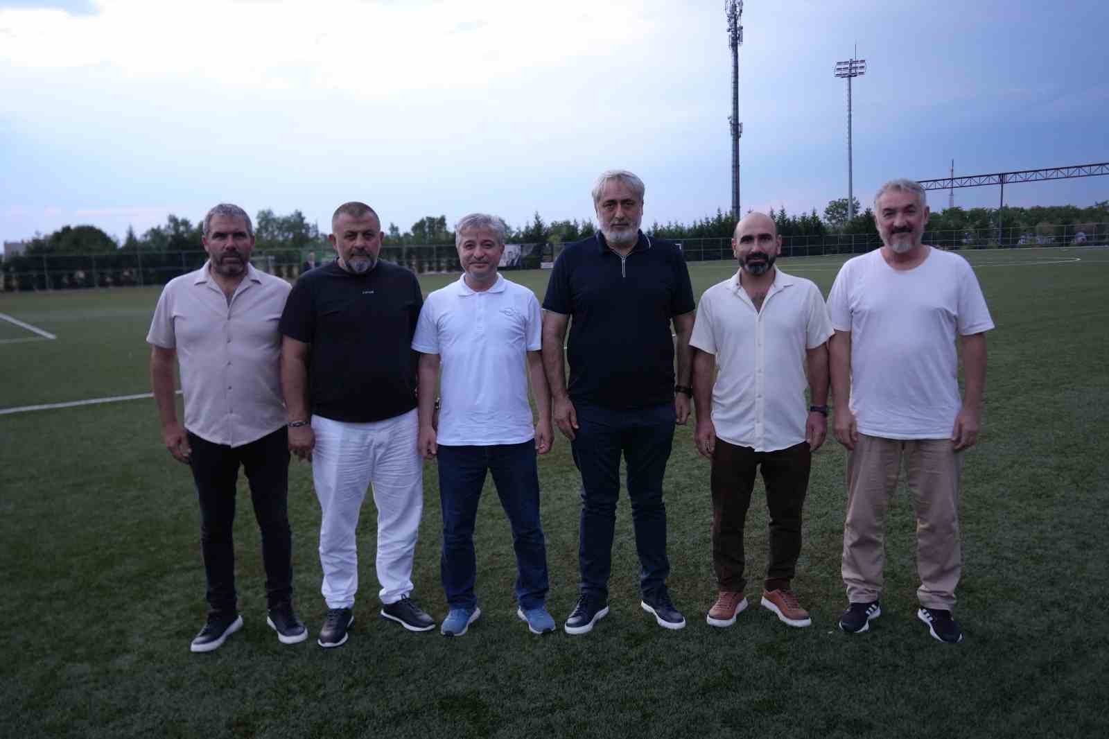 Messi ve Ronaldo hayaliyle sahaya &ccedil;ıkıyorlar
