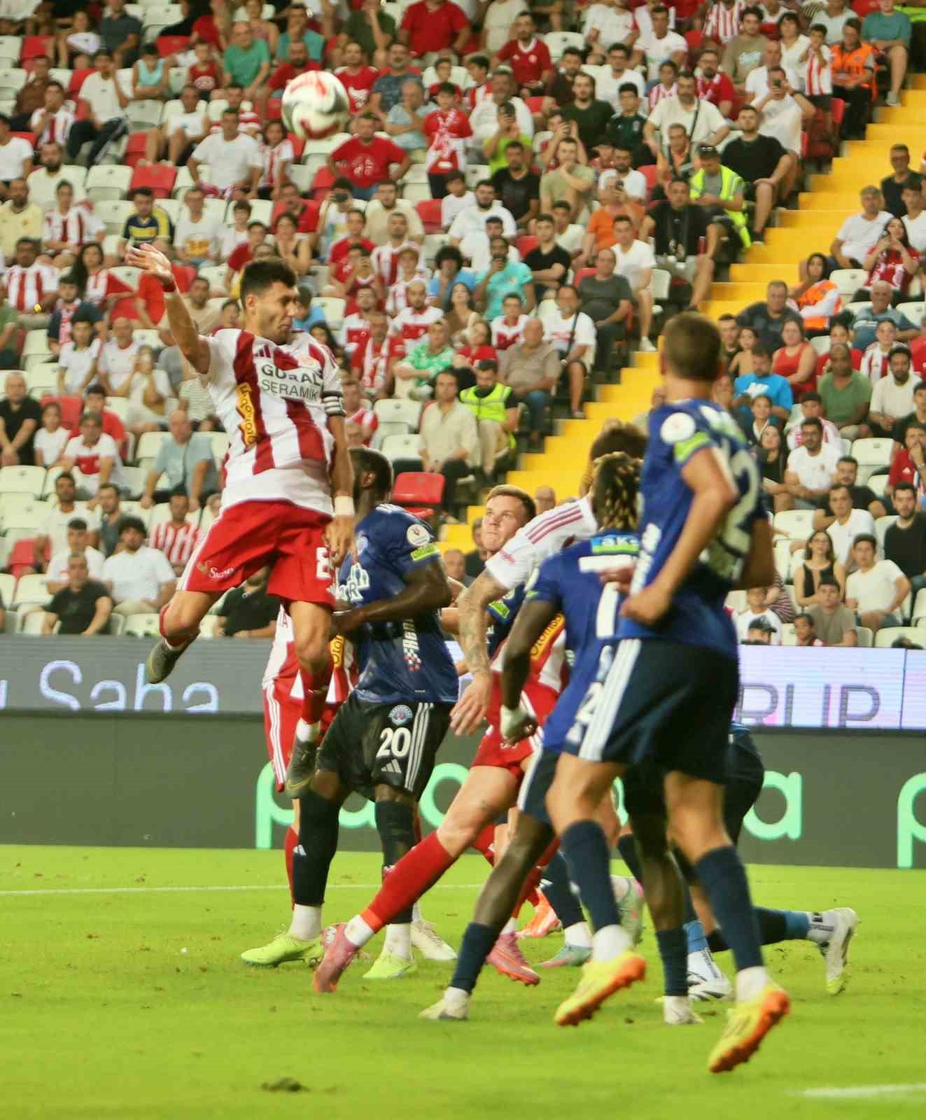 Trendyol S&uuml;per Lig: Antalyaspor: 2 - Kasımpaşa: 1 (İlk yarı)
