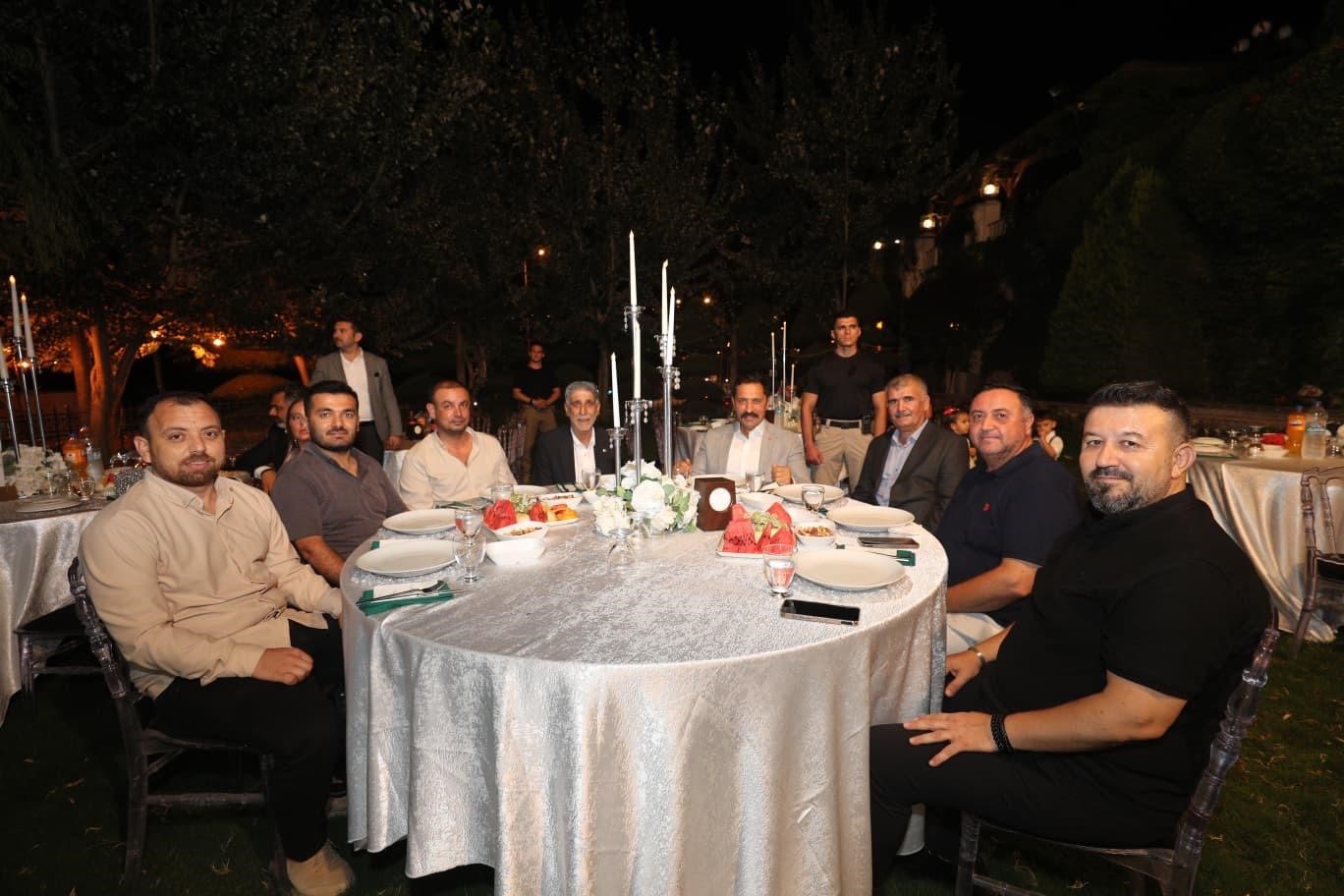 Vali Masatlı, gen&ccedil; &ccedil;iftin nişan mutluluğuna ortak oldu
