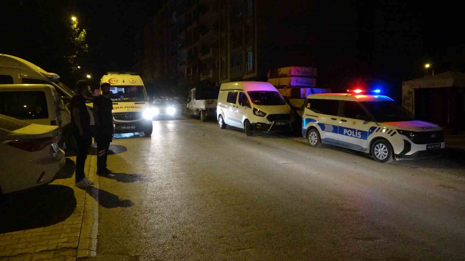 Malatya&rsquo;da yaşlı kadın evinde yarı &ccedil;ıplak halde &ouml;l&uuml; bulundu
