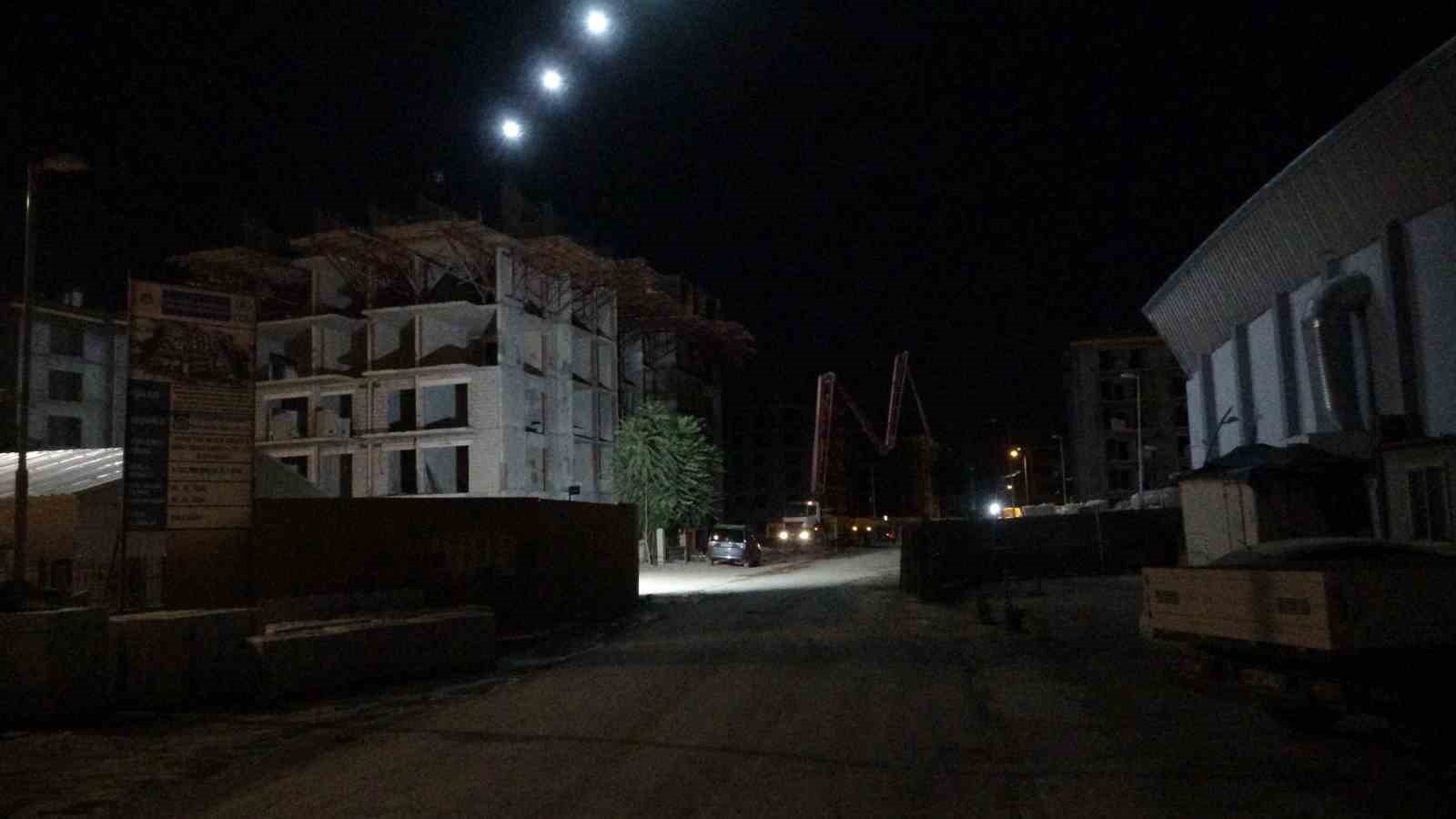 Malatya&rsquo;da şantiye iş&ccedil;ileri arasında taşlı sopalı kavga: 4 yaralı
