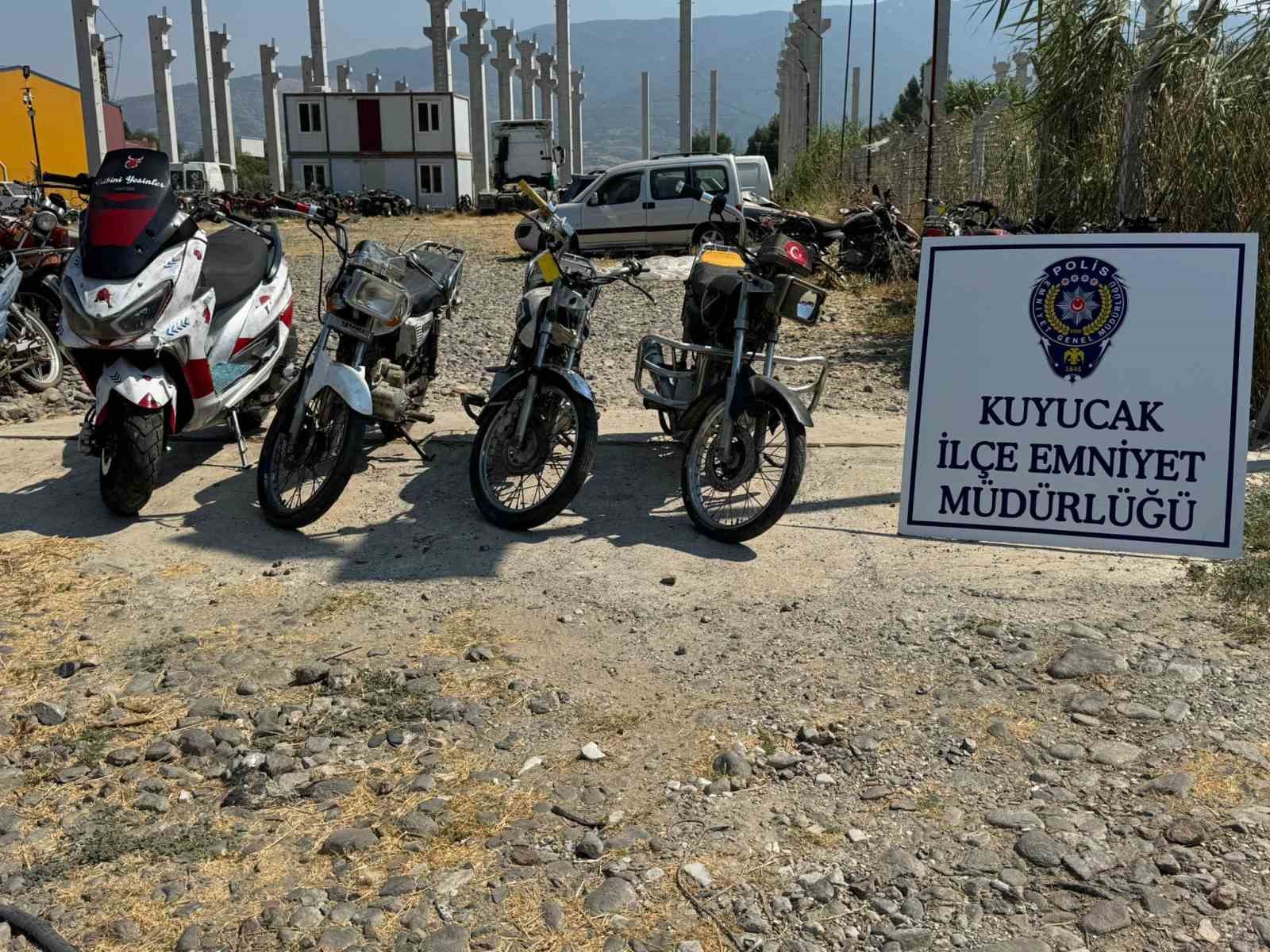 Kuyucak&rsquo;ta motosiklet hırsızları tutuklandı
