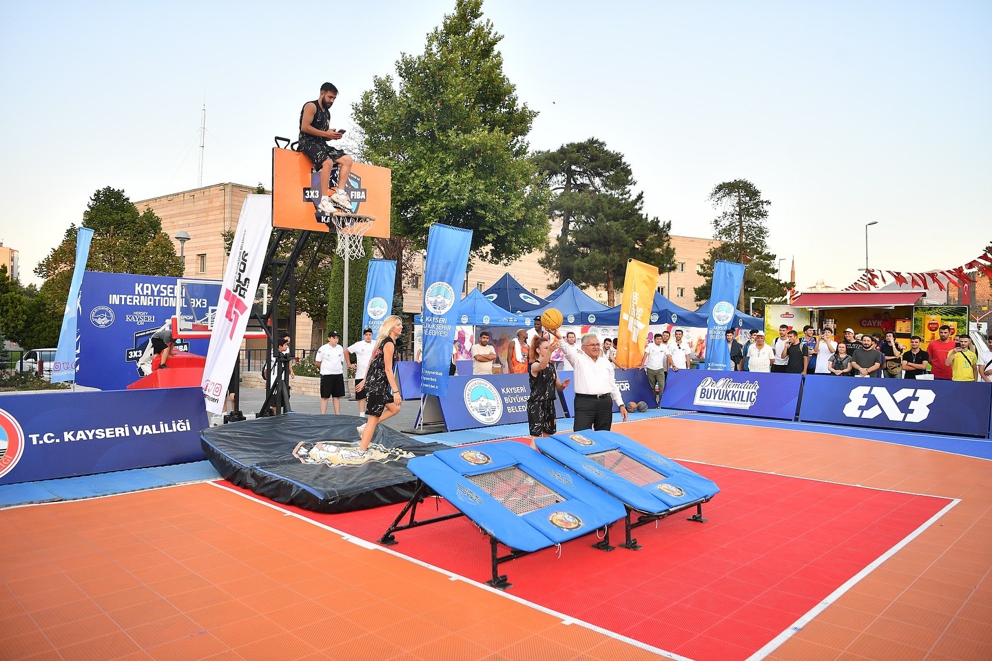 Uluslararası Basketbol turnuvası devam ediyor
