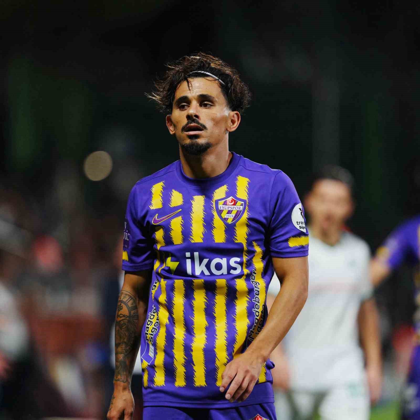 Trendyol S&uuml;per Lig: Ey&uuml;pspor: 0 - Konyaspor: 3 (İlk yarı)
