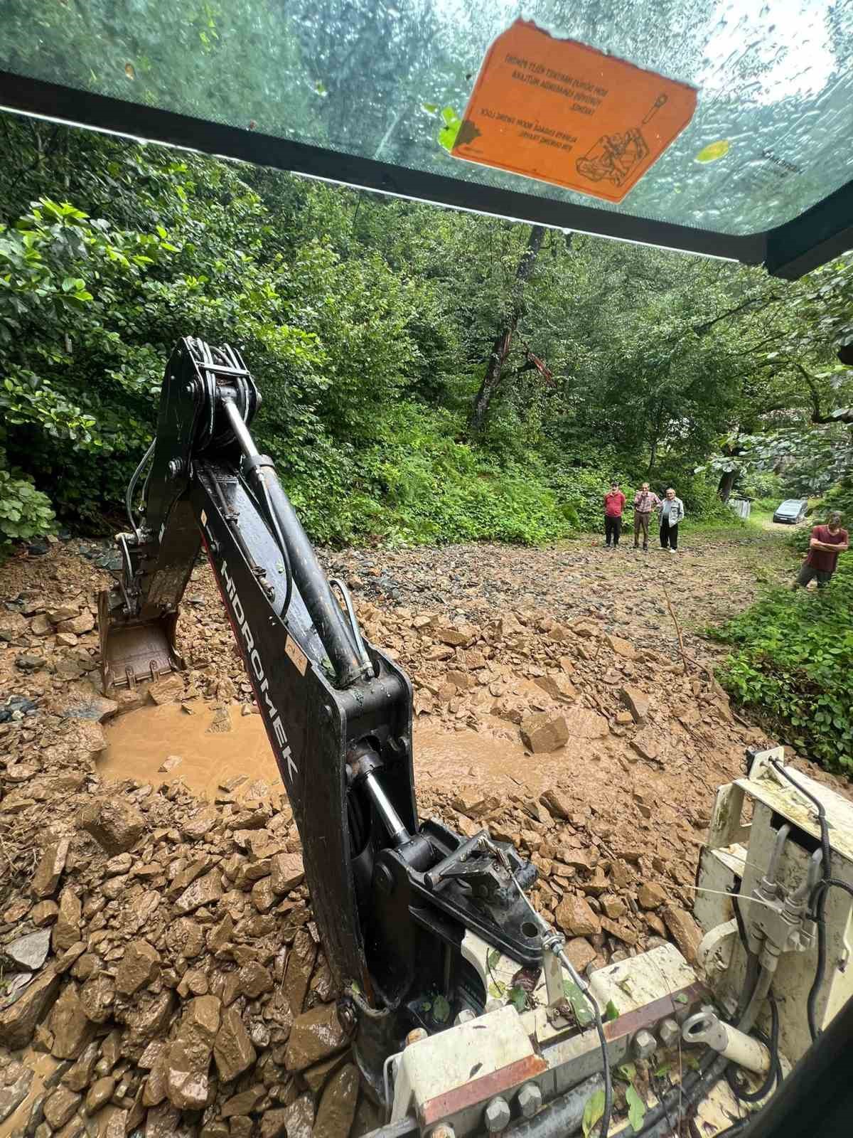 Rize’de şiddetli yağışlar hayatı olumsuz etkiledi
