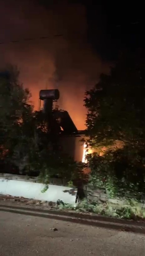 Torununun doğum gününü kutlarken evinin yandığı haberini aldı