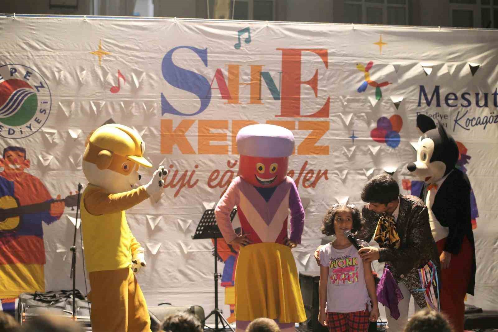 Sahne Kepez Ulus Mahallesi’ne renk kattı