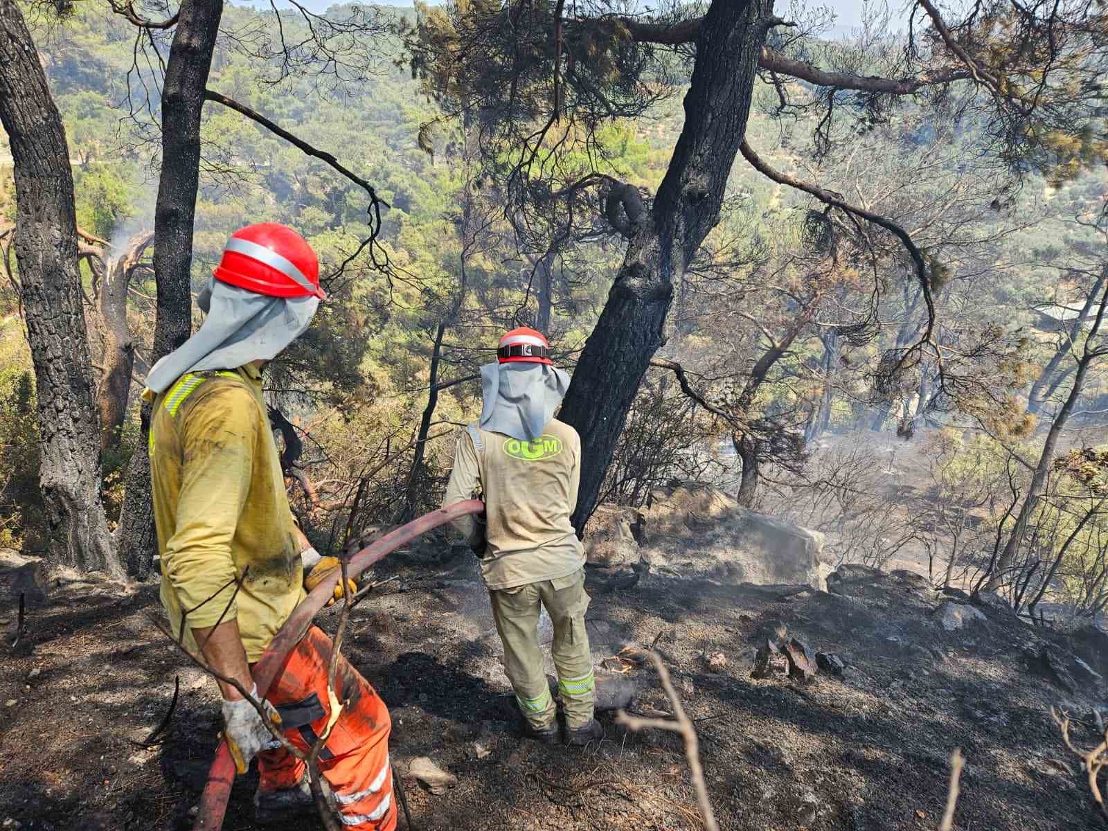 Ekipler zamanla yarıştı, önce alevlere sonra köylülerin yüreklerine su serptiler