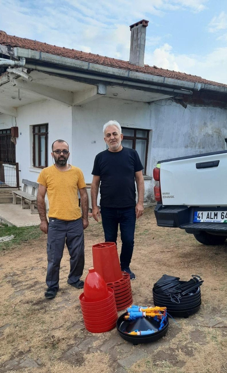 Üreticiye 15 bin tavuk ve 100 ton yem desteği