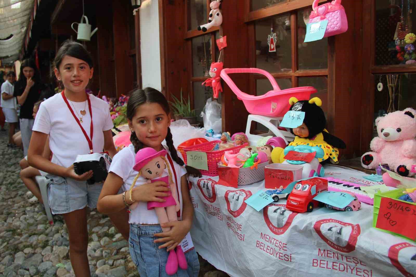 Menteşe’de çocuklar tezgah başına geçti