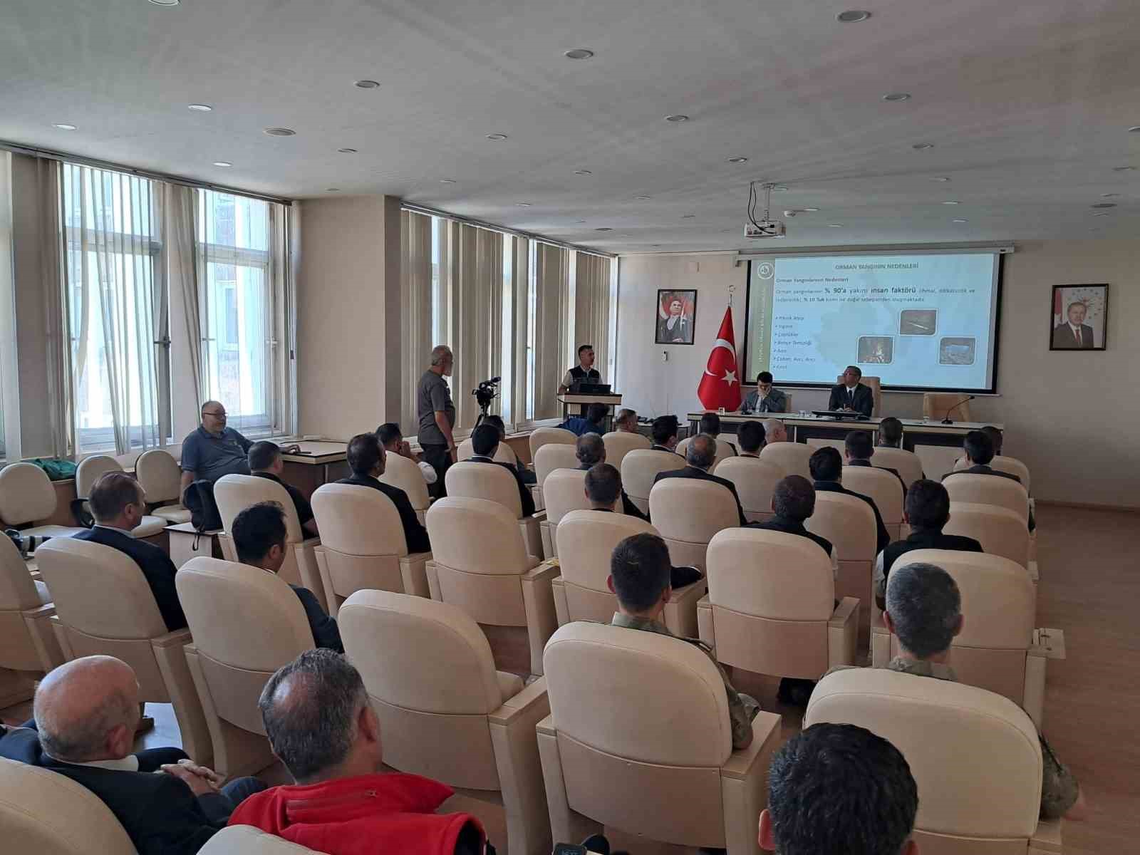 Kars&rsquo;ta orman yangınları ve alınan tedbirler masaya yatırıldı
