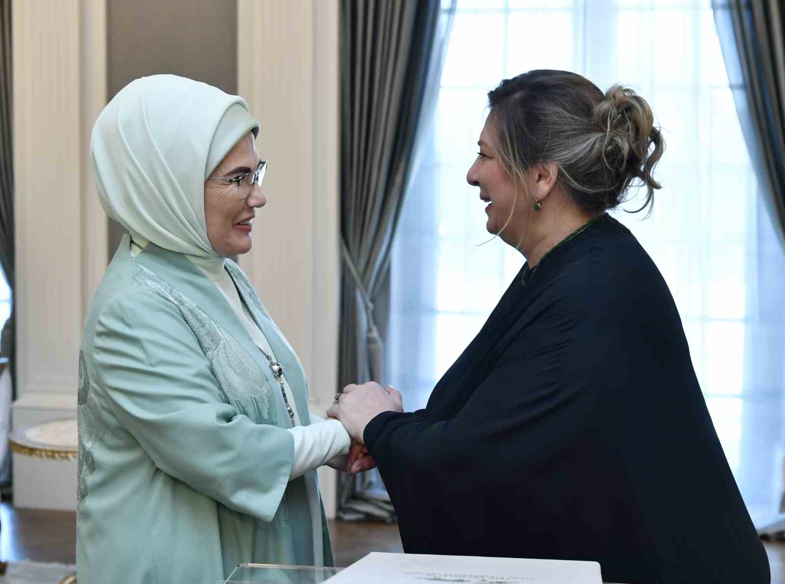 Emine Erdoğan, G&uuml;rcistan Cumhurbaşkanı Kavelashvili&rsquo;nin eşiyle g&ouml;r&uuml;şt&uuml;

