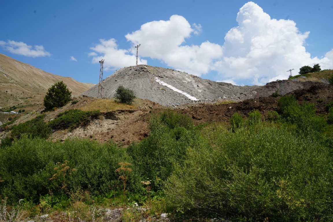 Bayburt’ta elektrik akımına kapılan genç ölümden döndü, ailesi isyan etti