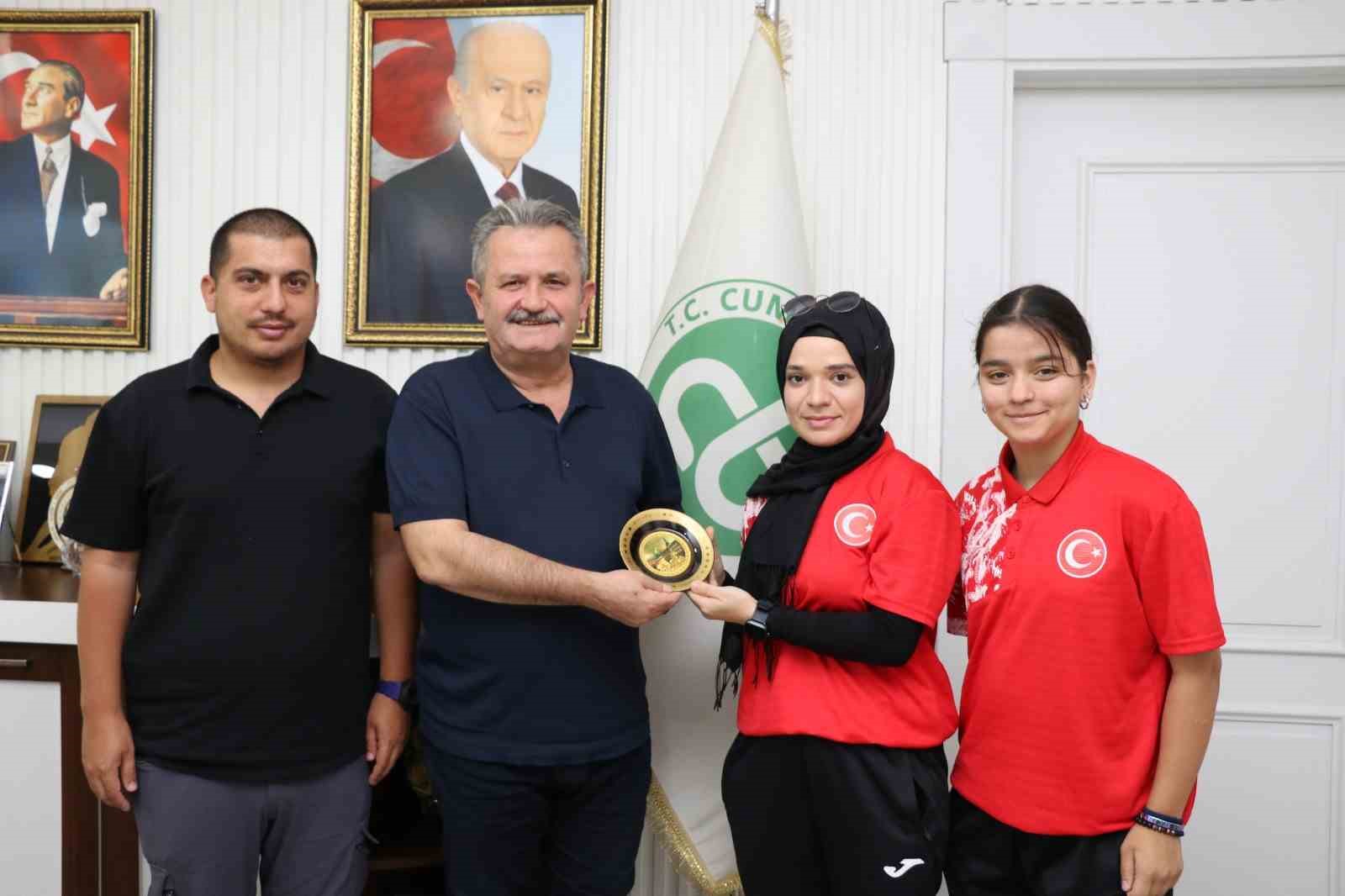 Başkan Koloğlu şampiyonunu ağırladı
