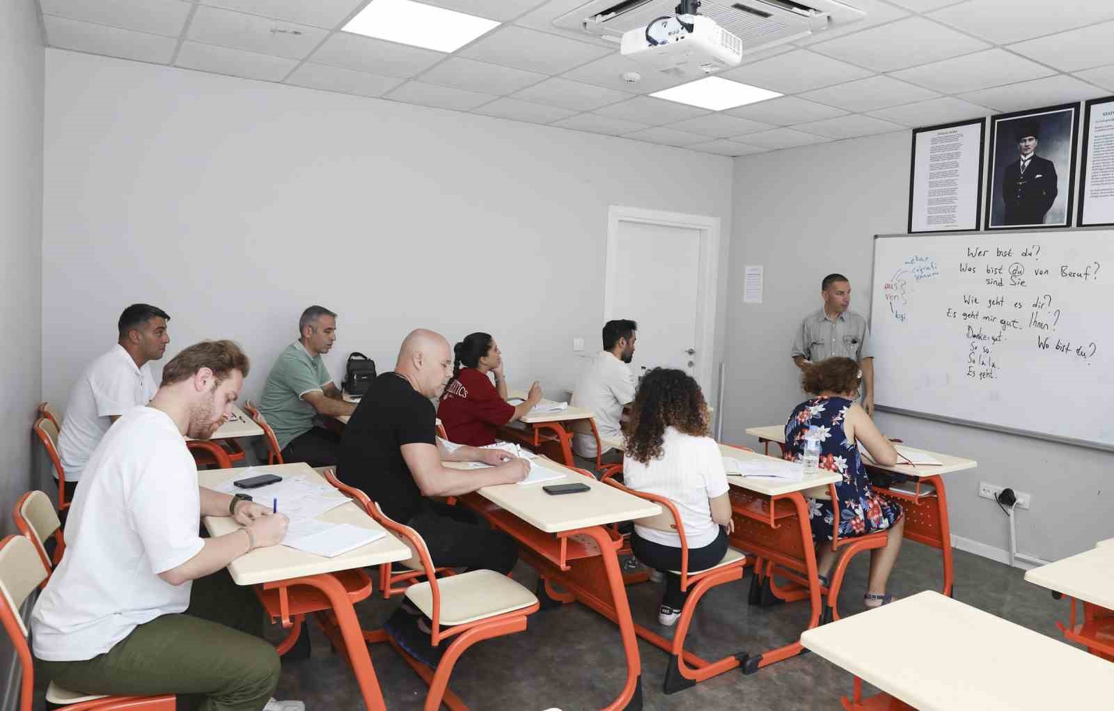 Mersin&rsquo;de &uuml;cretsiz yabancı dil kursları ilgi g&ouml;r&uuml;yor
