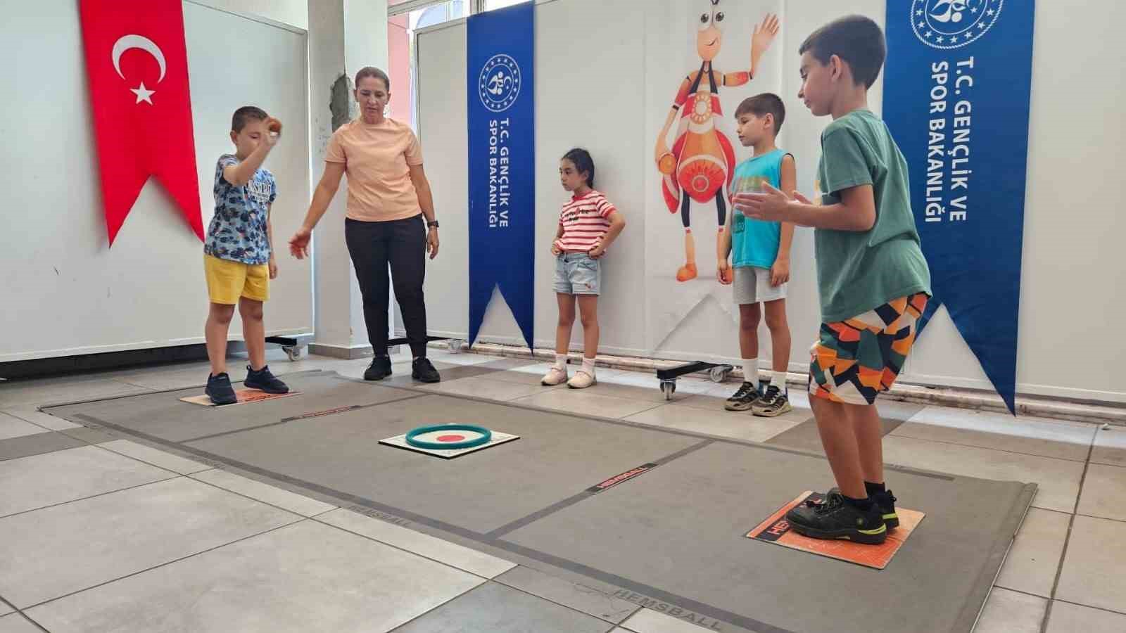 Yaz Spor Okulları ile &ccedil;ocuklar yeteneklerini geliştiriyor
