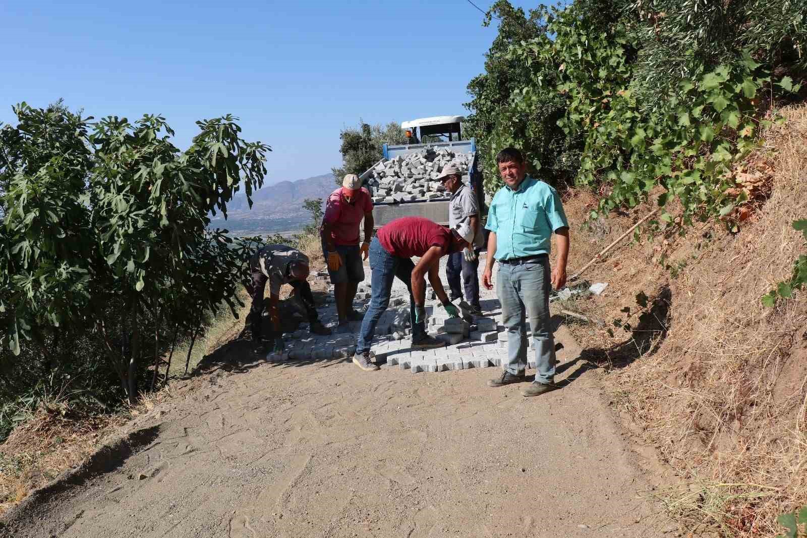 Başkan &Ouml;zel: "Her mahalleye, her vatandaşa eşit hizmet ediyoruz"
