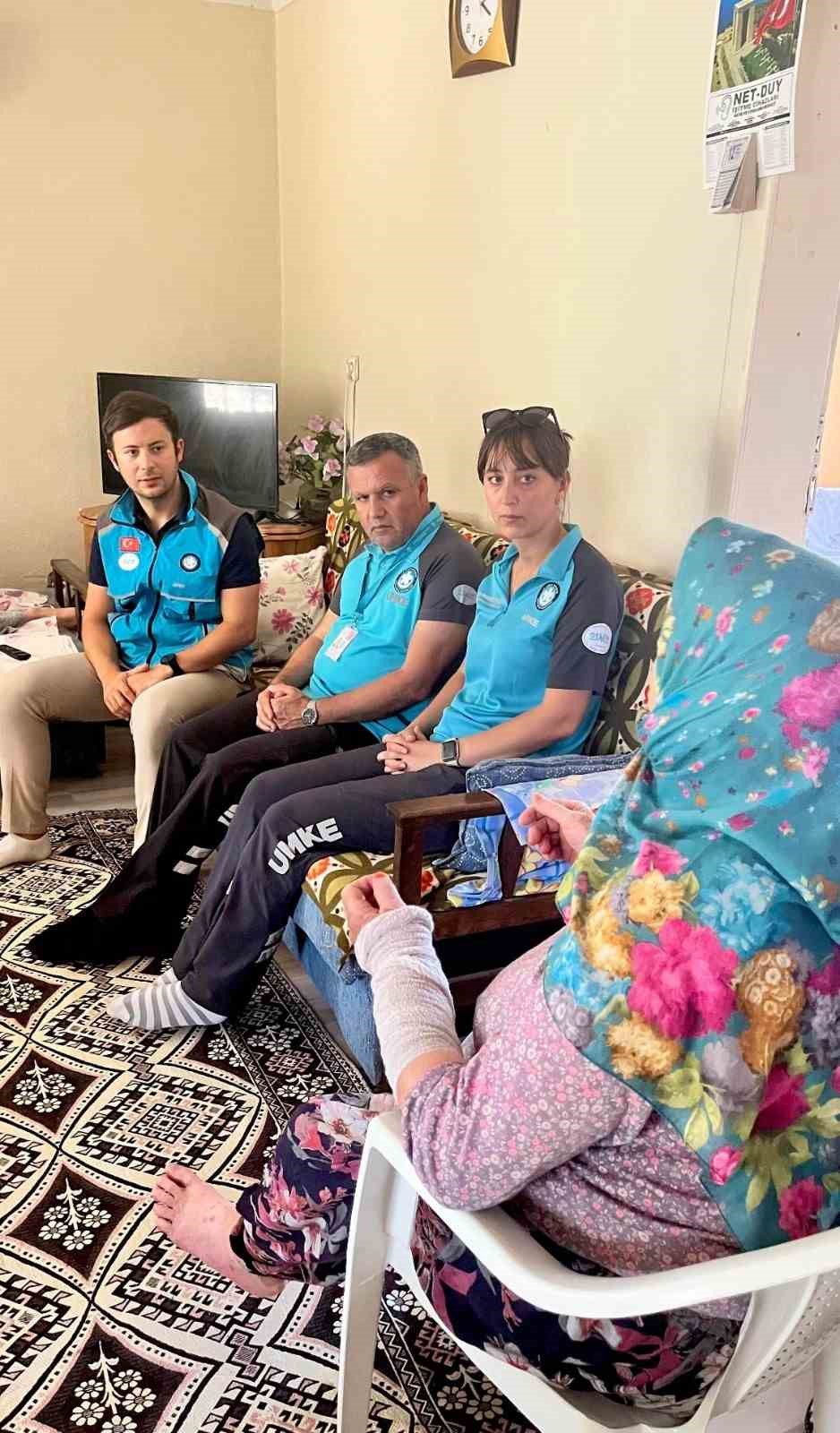 Ezine’de çıkan orman yangının ardından sağlık taraması yapıldı
