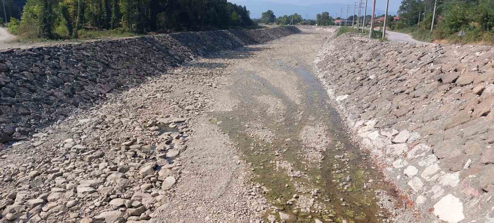 İçme suyu kaynakları Uğur suyu ve Bıçkı deresi kuruyor