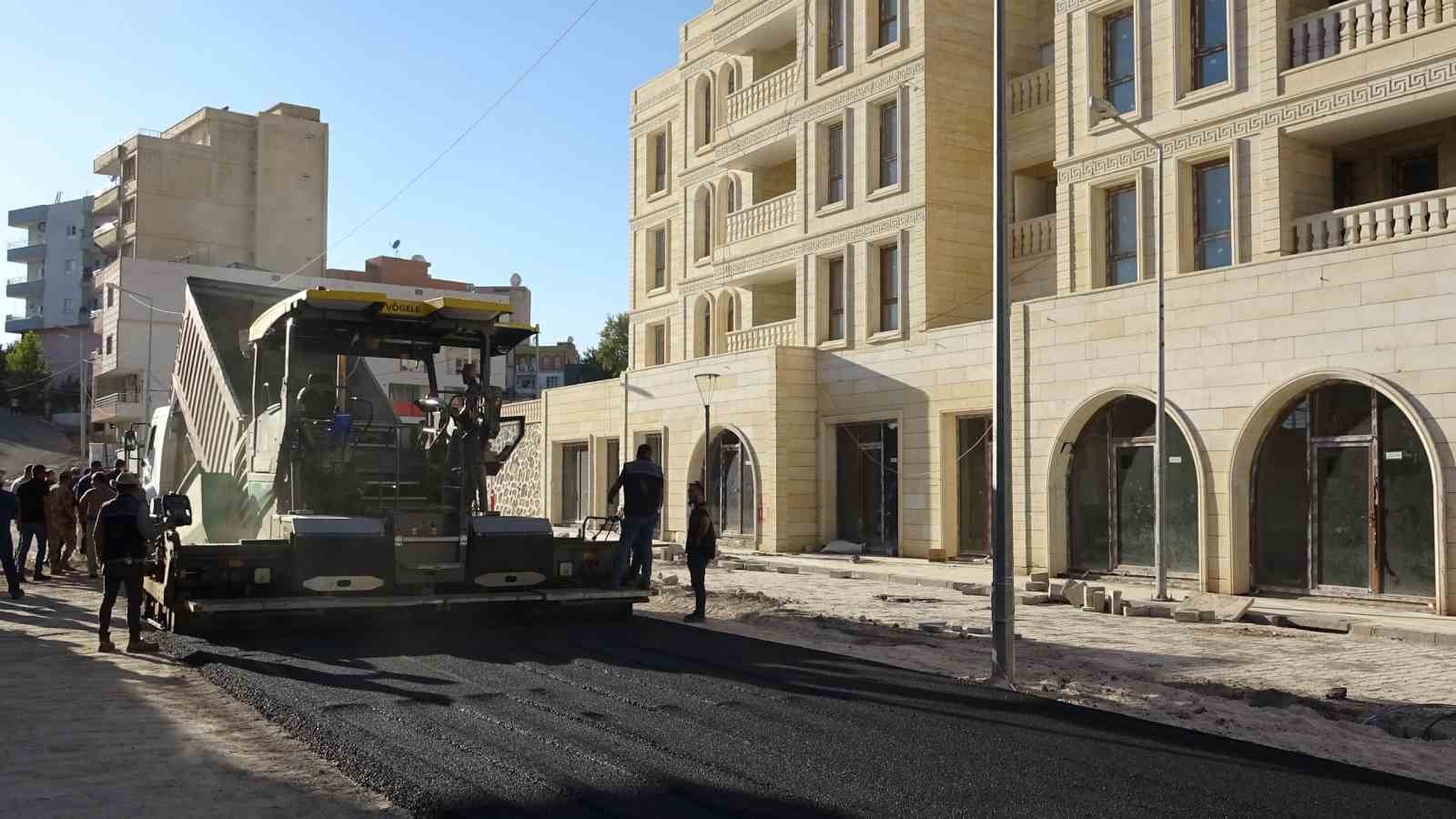 Mardin Valisi Akkoyun yol &ccedil;alışmalarında değerlendirmede bulundu
