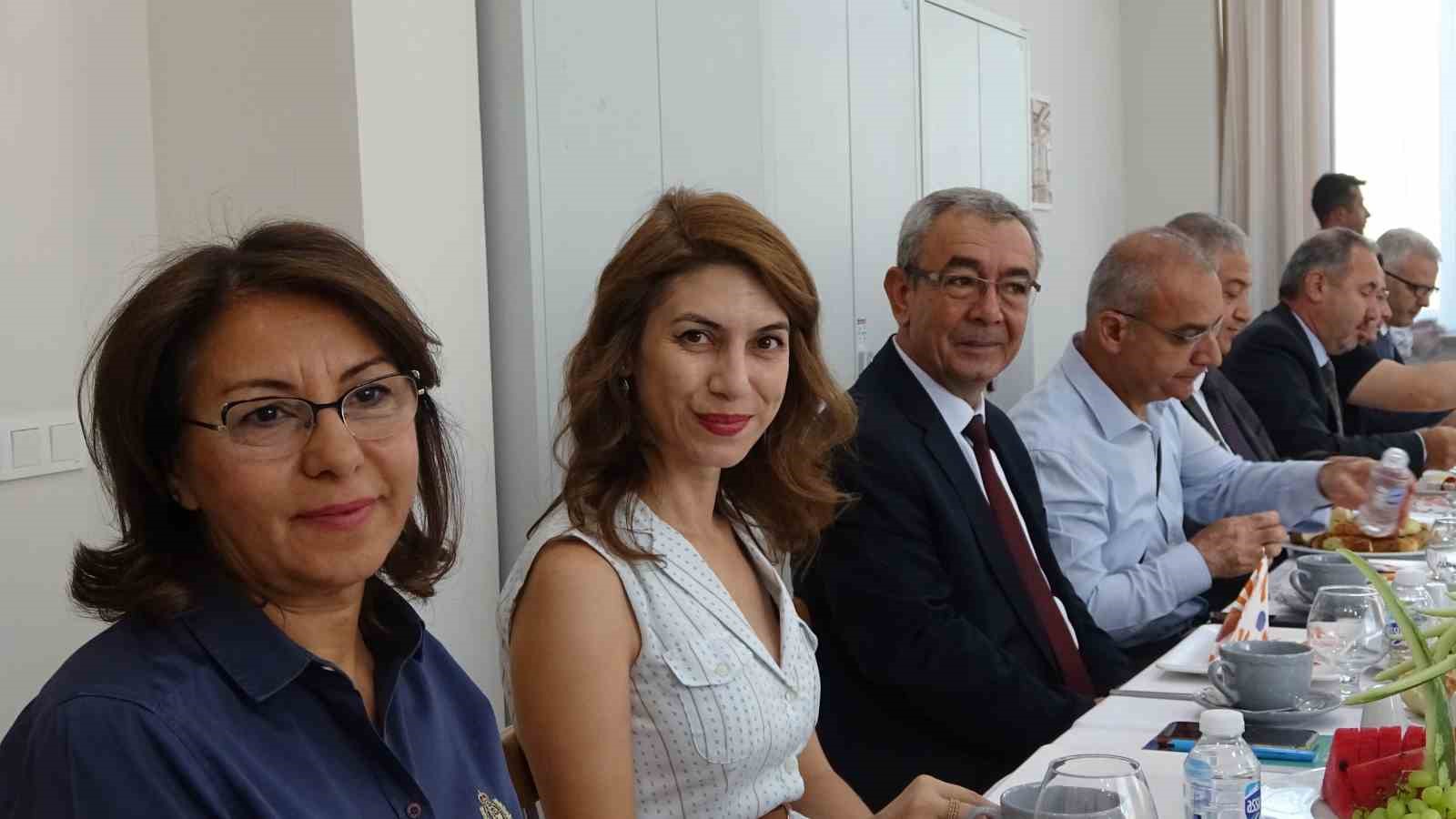 Aş&ccedil;ı yardımcılığı kursu mezunları Tavşanlı&rsquo;da gastronomi ş&ouml;leni d&uuml;zenledi
