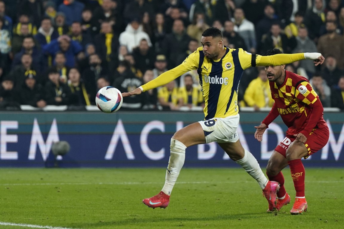 Fenerbah&ccedil;e, ilk lig ma&ccedil;ına İzmir&rsquo;de &ccedil;ıkacak