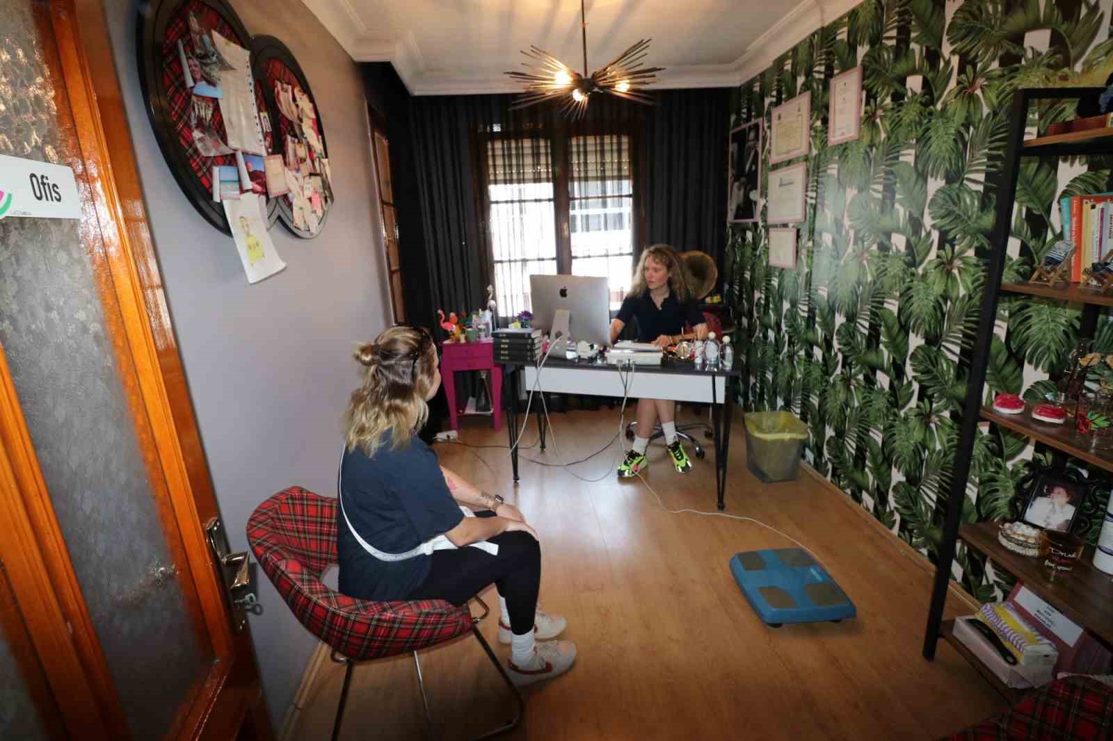 Turgutlu Belediyesi Kadın Voleybol Takımı sezonun ilk kontrol&uuml;nden ge&ccedil;ti
