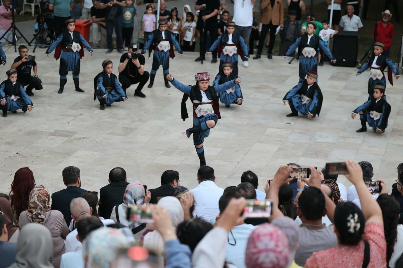 Tavas Belediyesi Zeybek k&uuml;lt&uuml;r&uuml;n&uuml; gelecek kuşaklara aktarıyor
