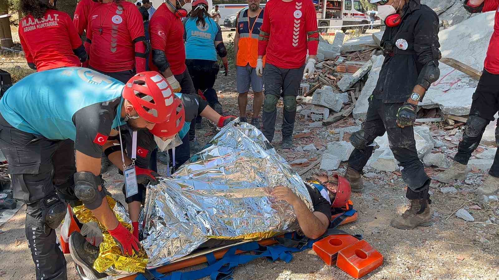 Antalya’da 5,8’lik deprem senaryosuyla gerçeği aratmayan tatbikat
