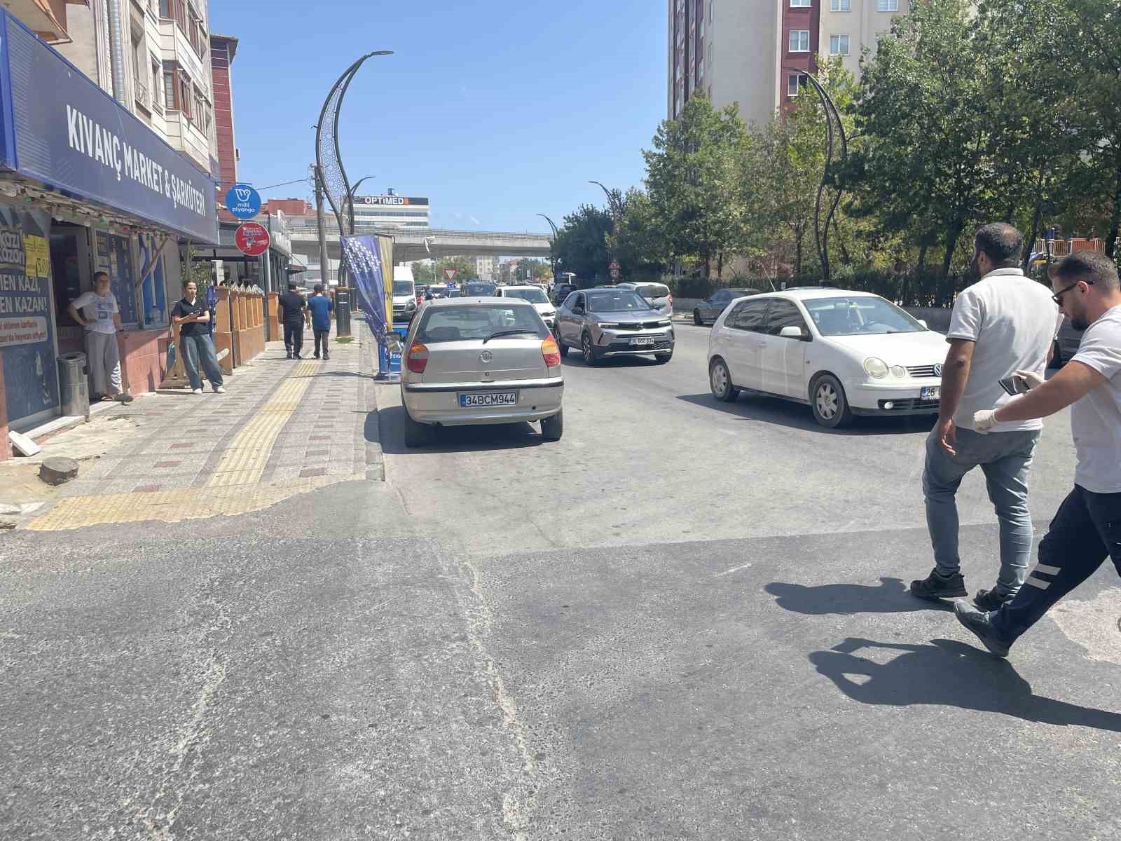 Yaya geçidinden geçen çocuğa otomobil çarptı: 1 yaralı