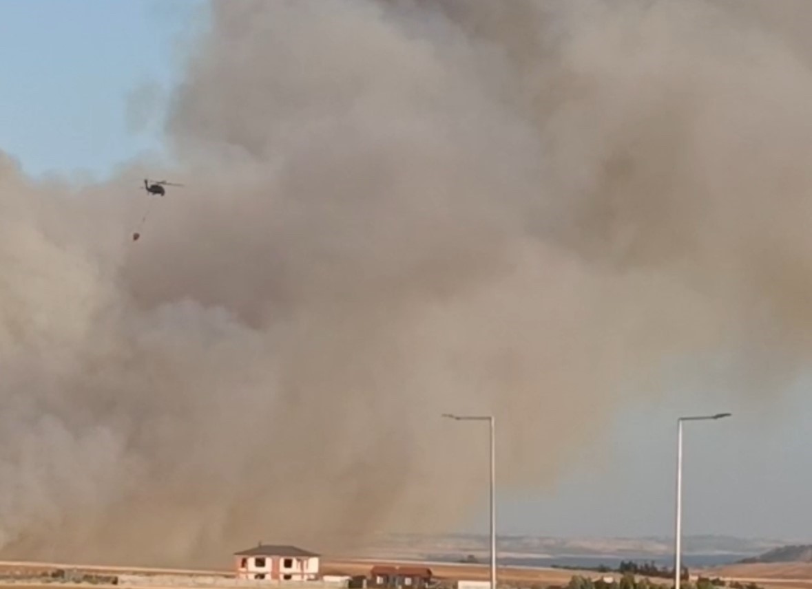 Adıyaman’da bahçe yangınına havadan ve karadan müdahale