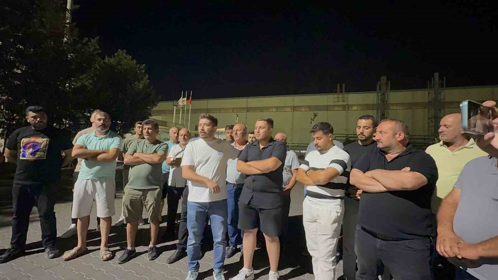 Gemlik&rsquo;te liman sahasında iş durdu
