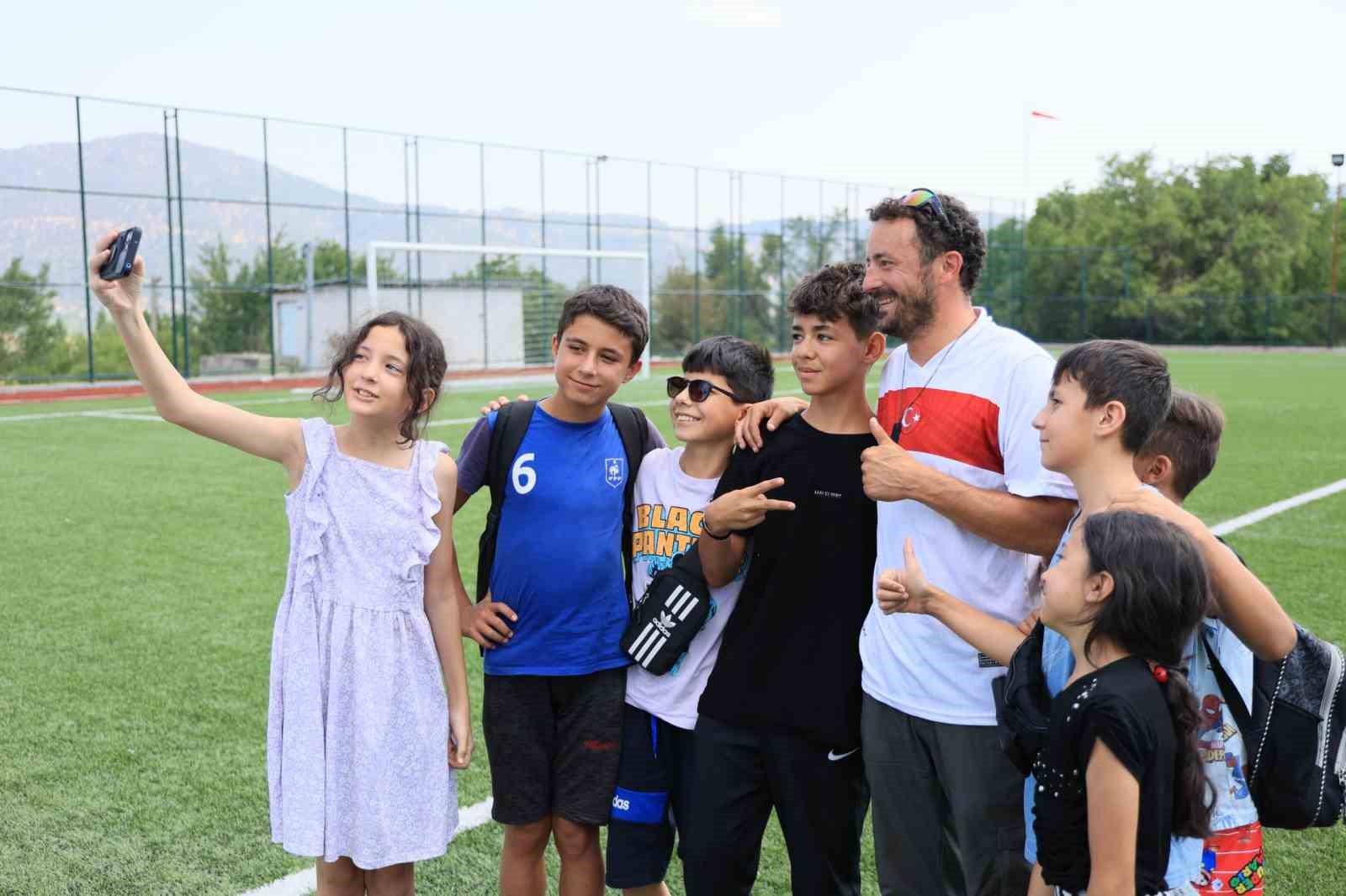 &Ccedil;ameli Festivali 5. g&uuml;n&uuml;nde g&ouml;ky&uuml;z&uuml; ş&ouml;lenine sahne oldu
