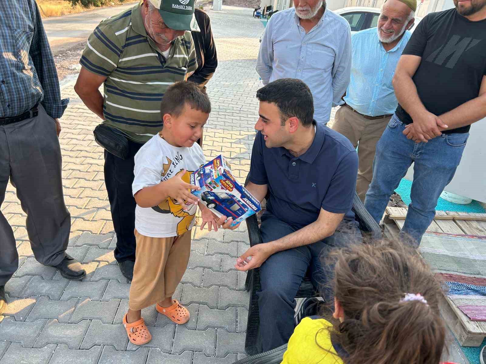 Osmaneli Kaymakamı Abd&uuml;ssamed Kılı&ccedil; yangından etkilenen vatandaşlarla buluştu
