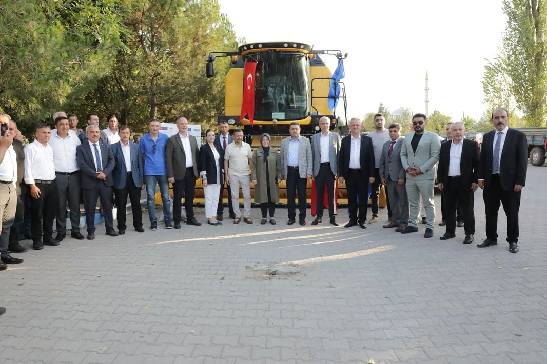 Simav’da tarıma dev yatırım, yüzde 70 hibe ile makine parkı hizmete girdi
