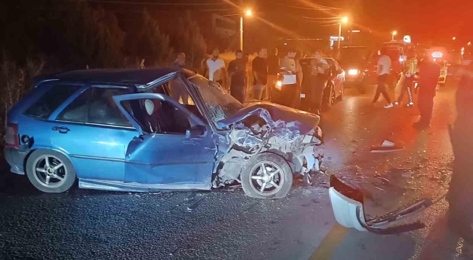 Kırıkkale’de otomobiller kafa kafaya çarpıştı: 3 yaralı