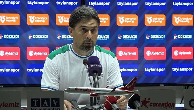 İlhan Palut: "&Ccedil;ok gol ka&ccedil;ırıyoruz maalesef"
