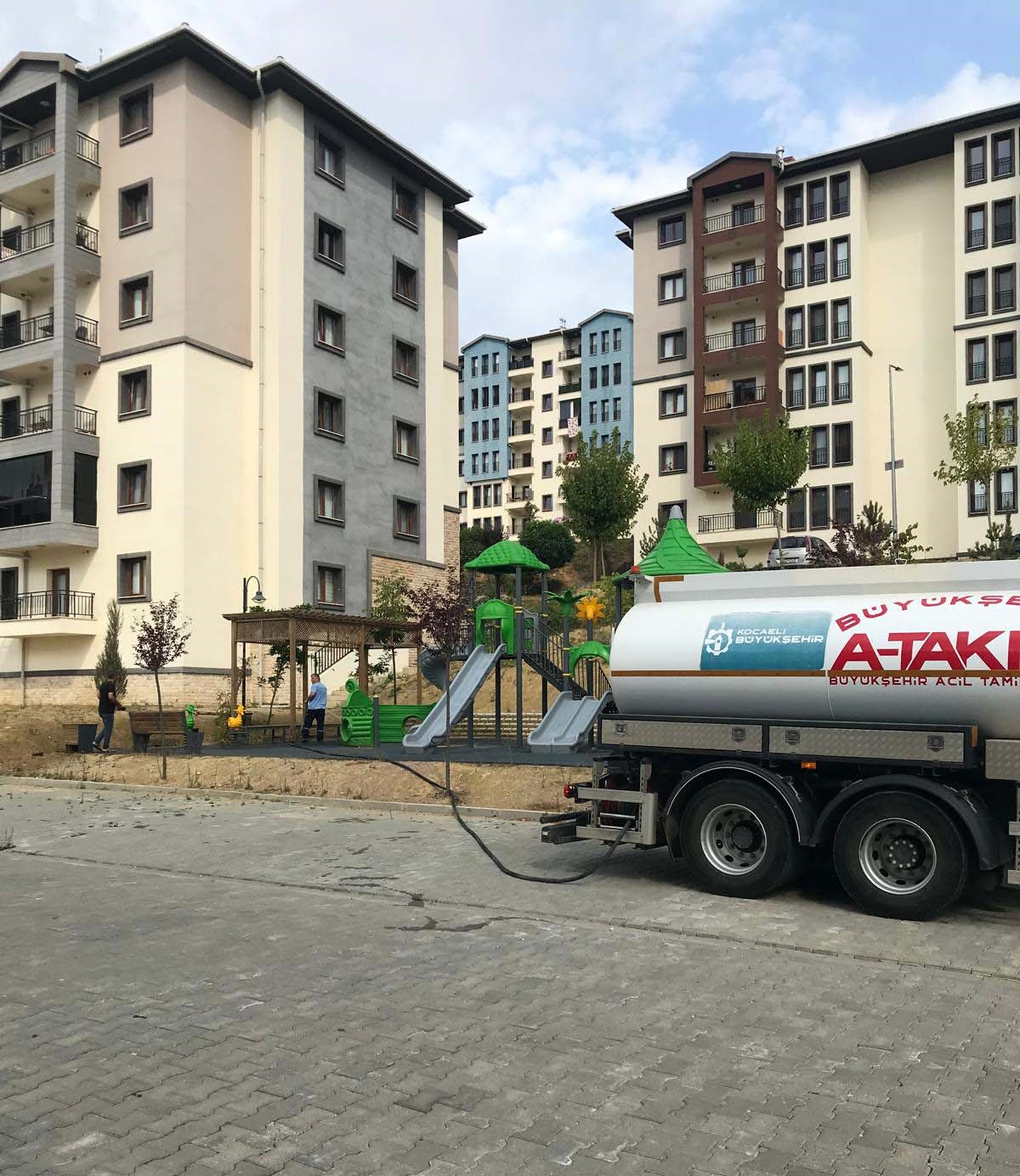 Kocaeli’de çocuk parkları temizlenip onarılıyor
