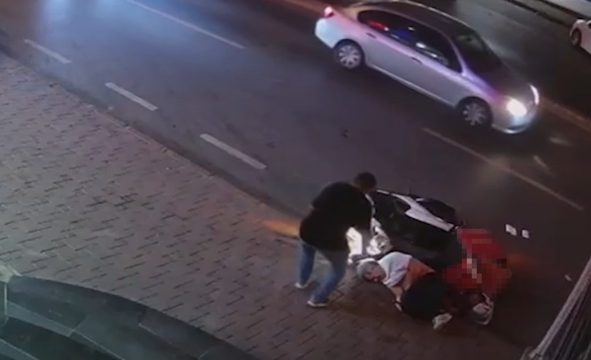 Motosikletli vatandaşa &ccedil;arptı
