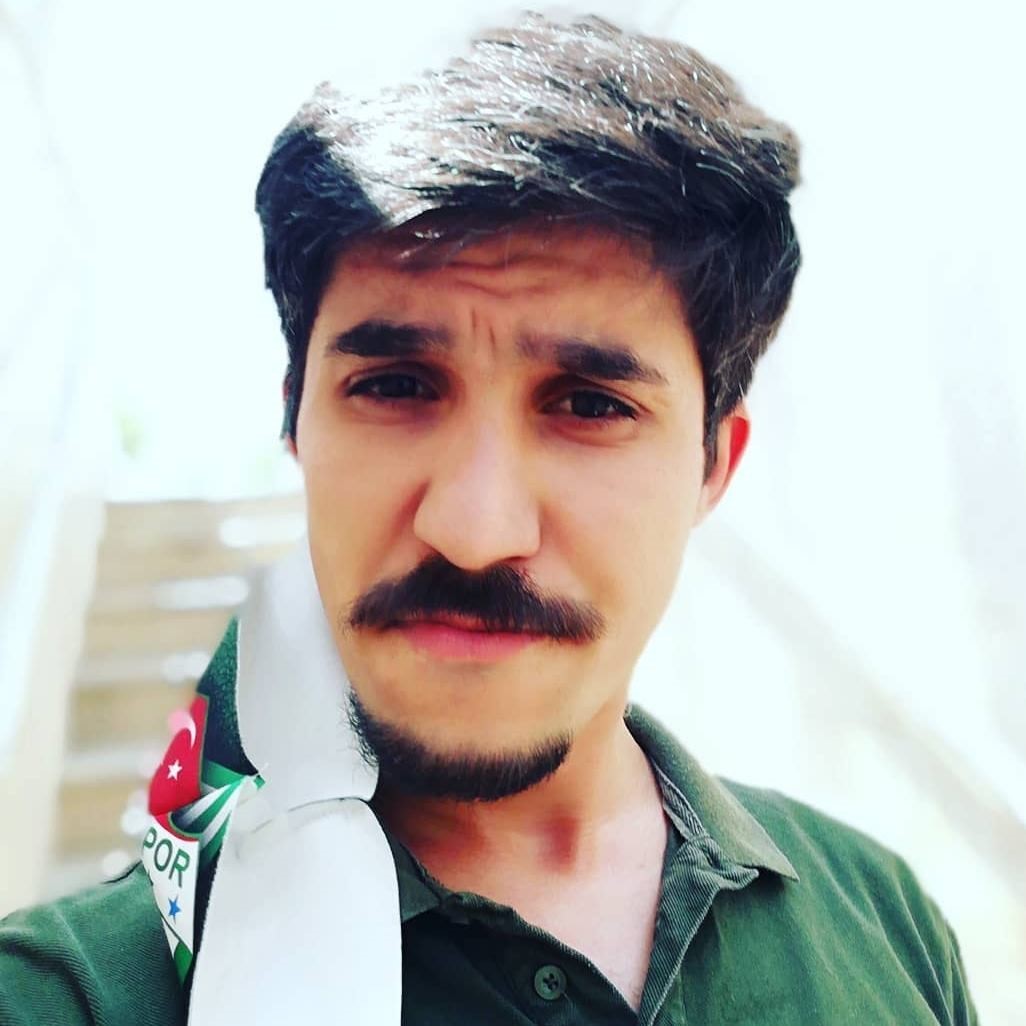 Arkadaşı tarafından t&uuml;fekle vurulan 32 yaşındaki adam son yolculuğuna uğurlandı
