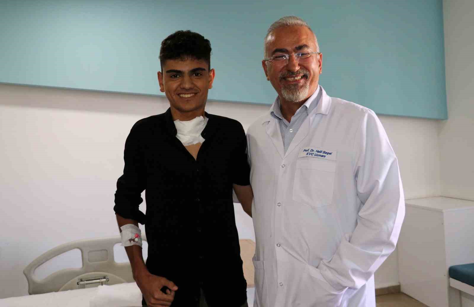 "Masada kalırsın, felç olursun" denilen glomus tümörlü hastalar Van’da yapılan başarılı ameliyatla sağlığına kavuştu
