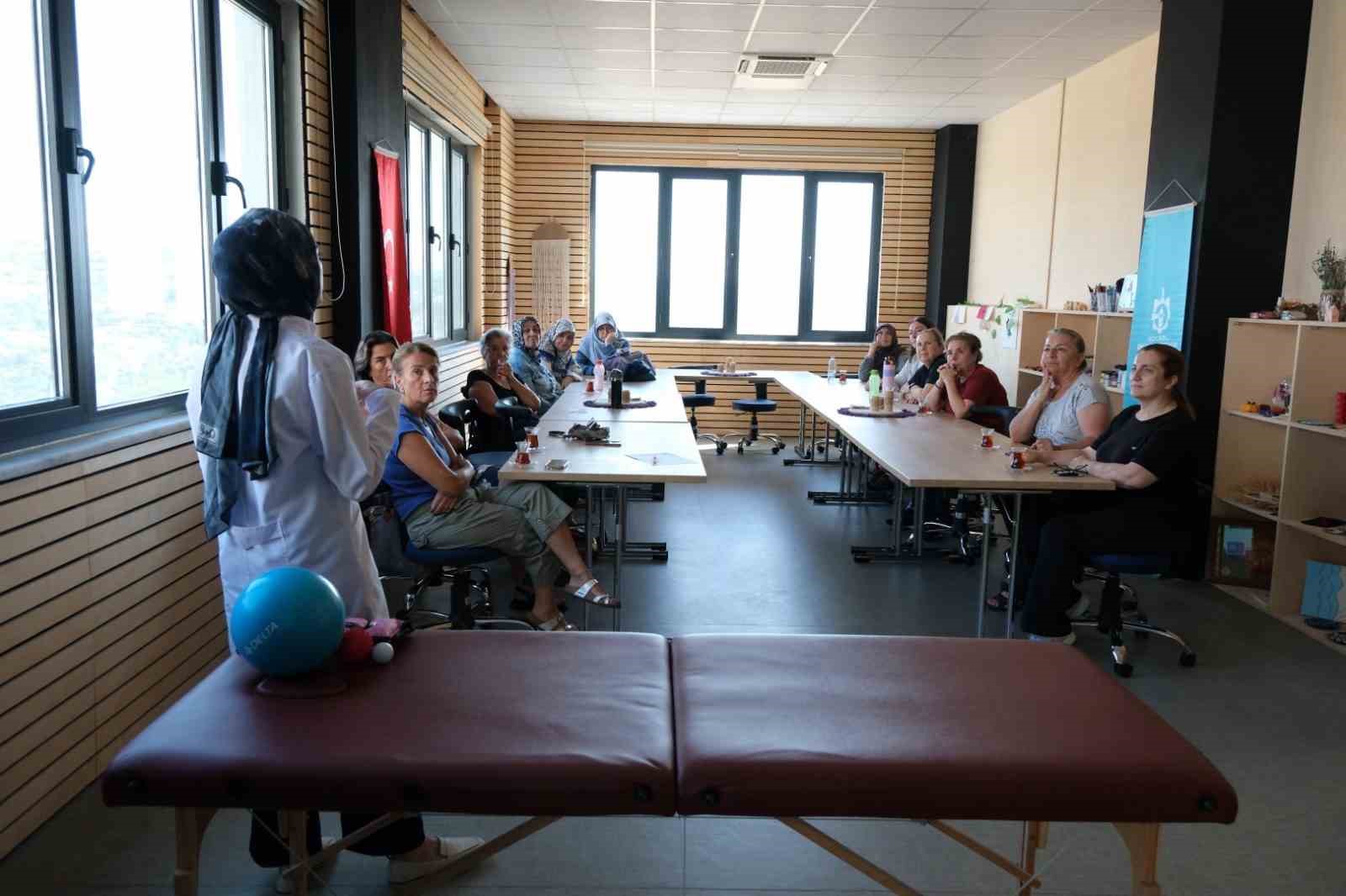 Uzmanından kadınlara uyarı: "Diz ağrısını hafife almayın"
