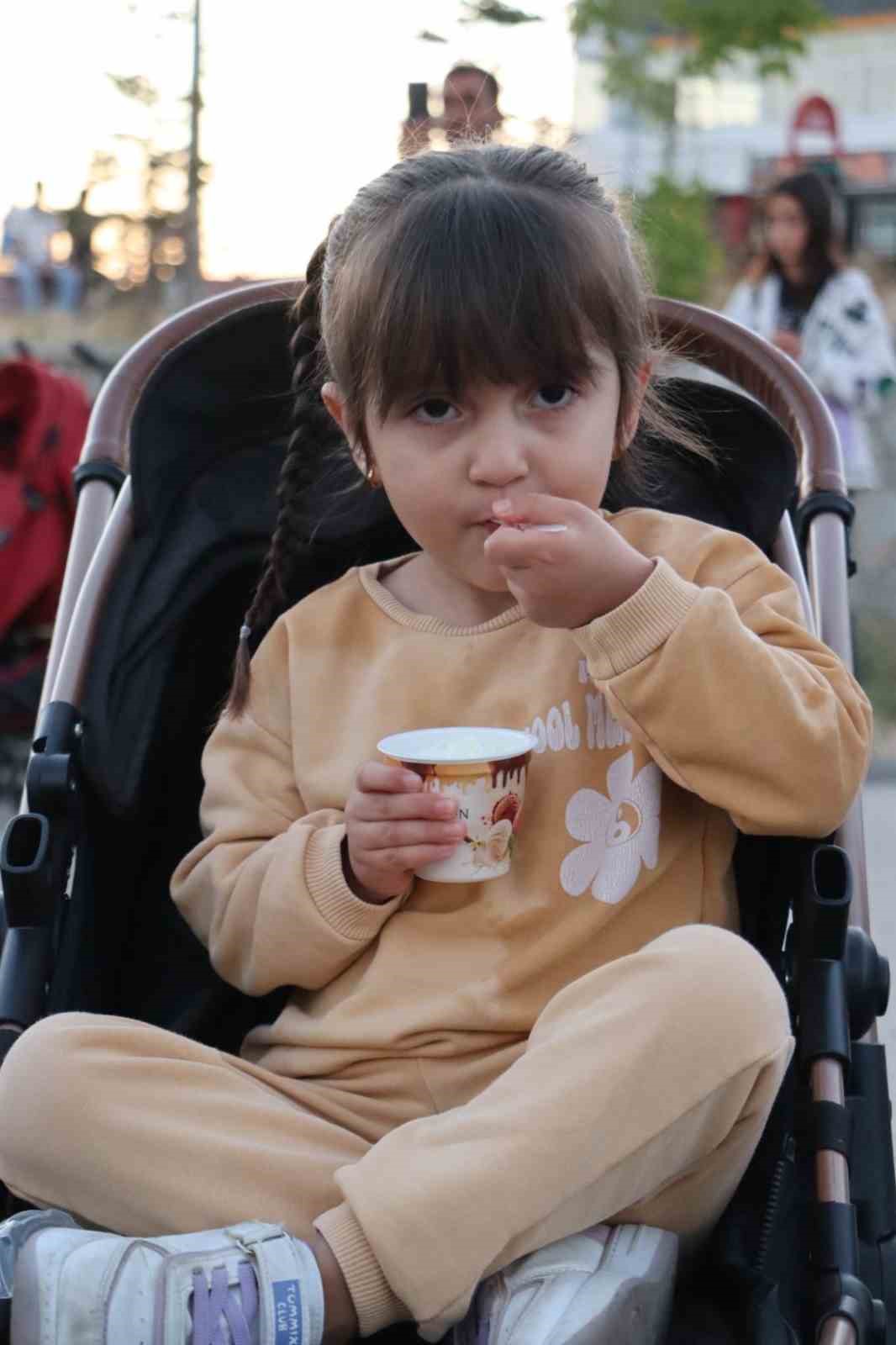 Karayazı&rsquo;da gezici sinema ve a&ccedil;ık hava konseri etkinliği
