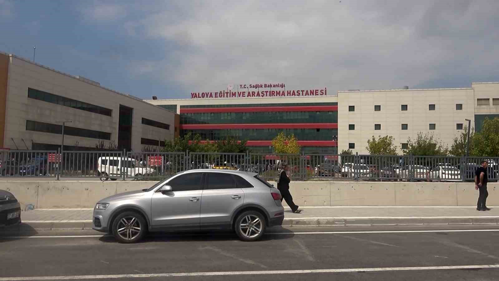 Yalova’da çöken hastane yolu yapılarak yeniden trafiğe açıldı
