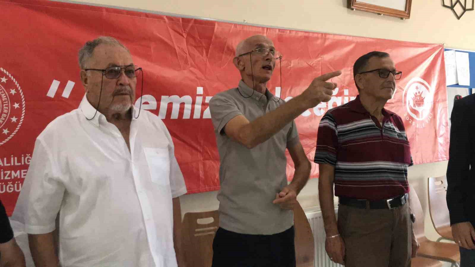 Yaşlılık Çalıştayı’na katılan huzurevi sakinleri Vali Arslan’a taleplerini iletti