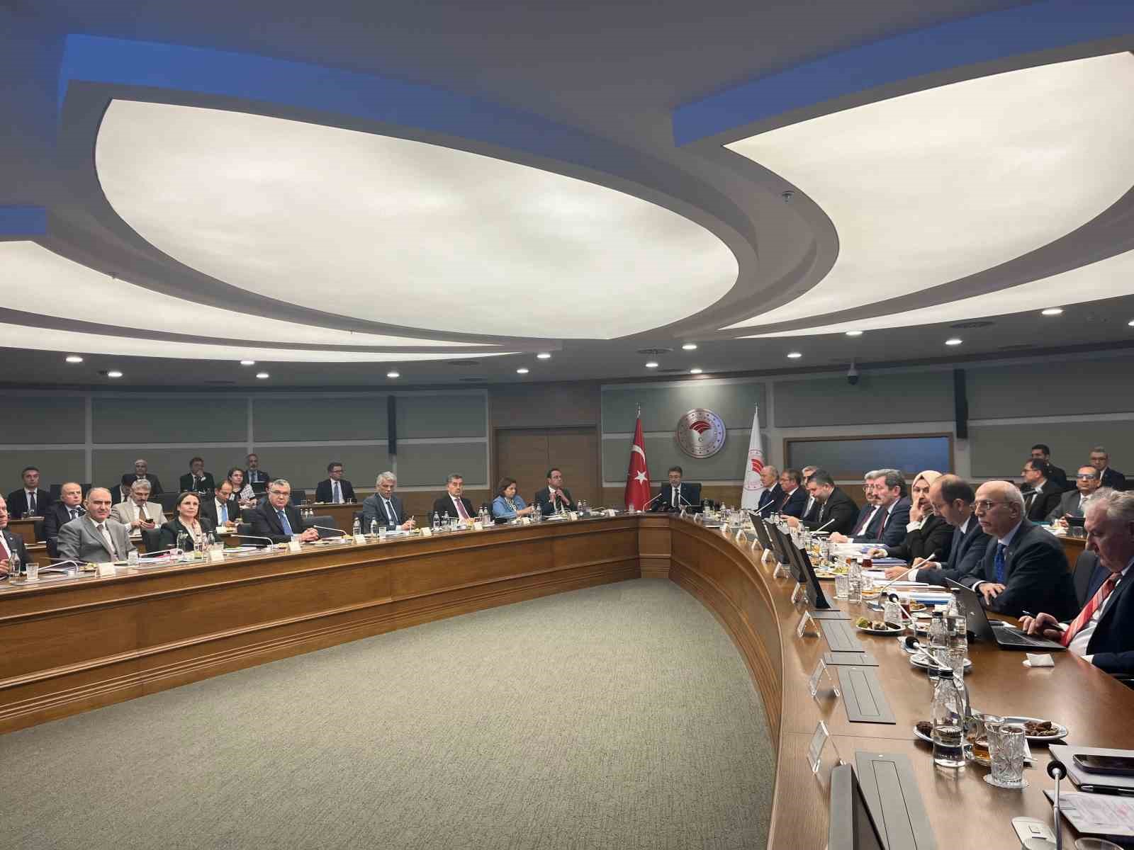 Bakan Yumaklı: "Ulusal Su Planı kapsamında; 8 farklı hedef, 31 strateji ve 141 eylem belirlendi"
