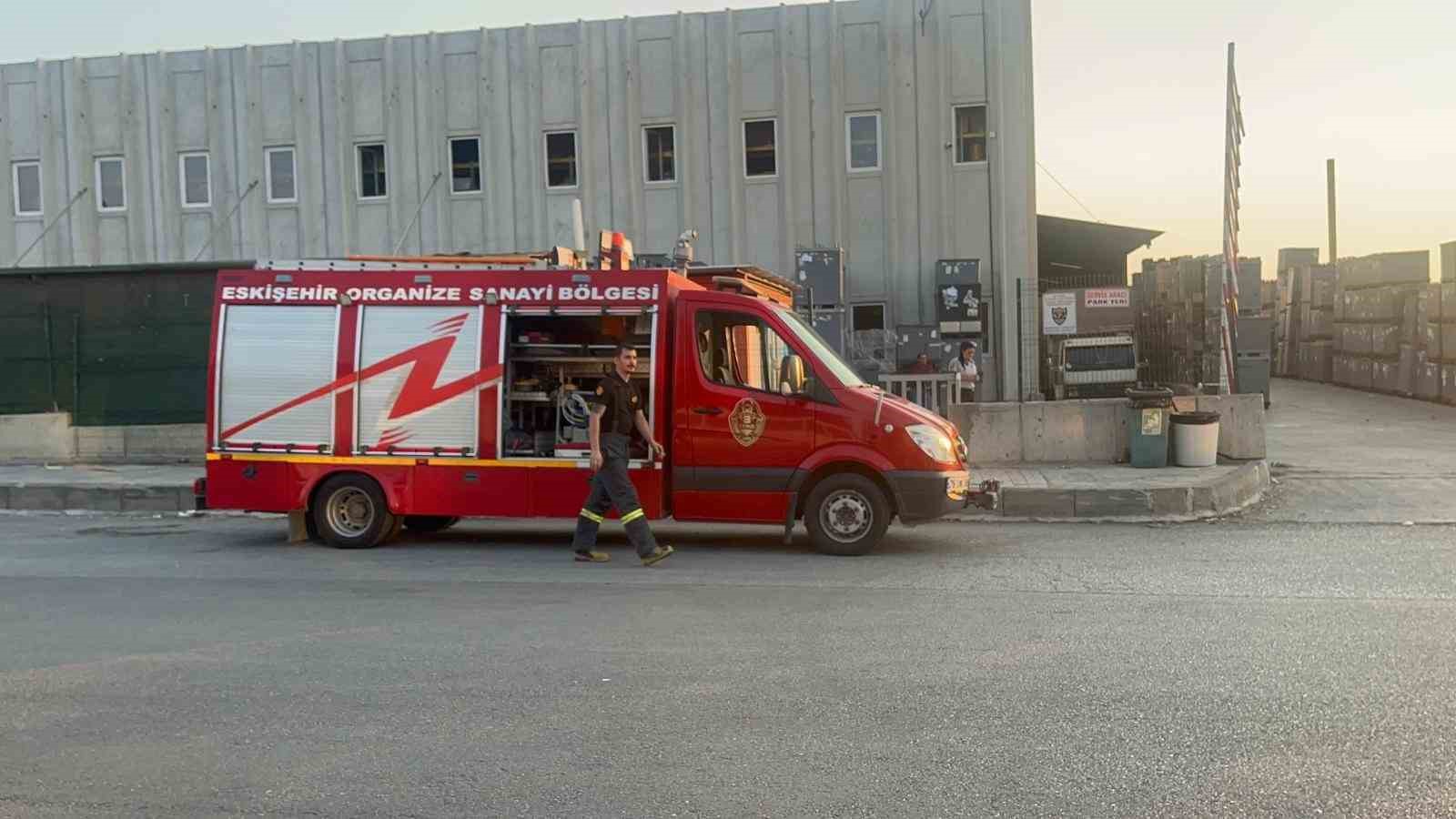 Makinaya sıkışan iş&ccedil;i ağır yaralandı
