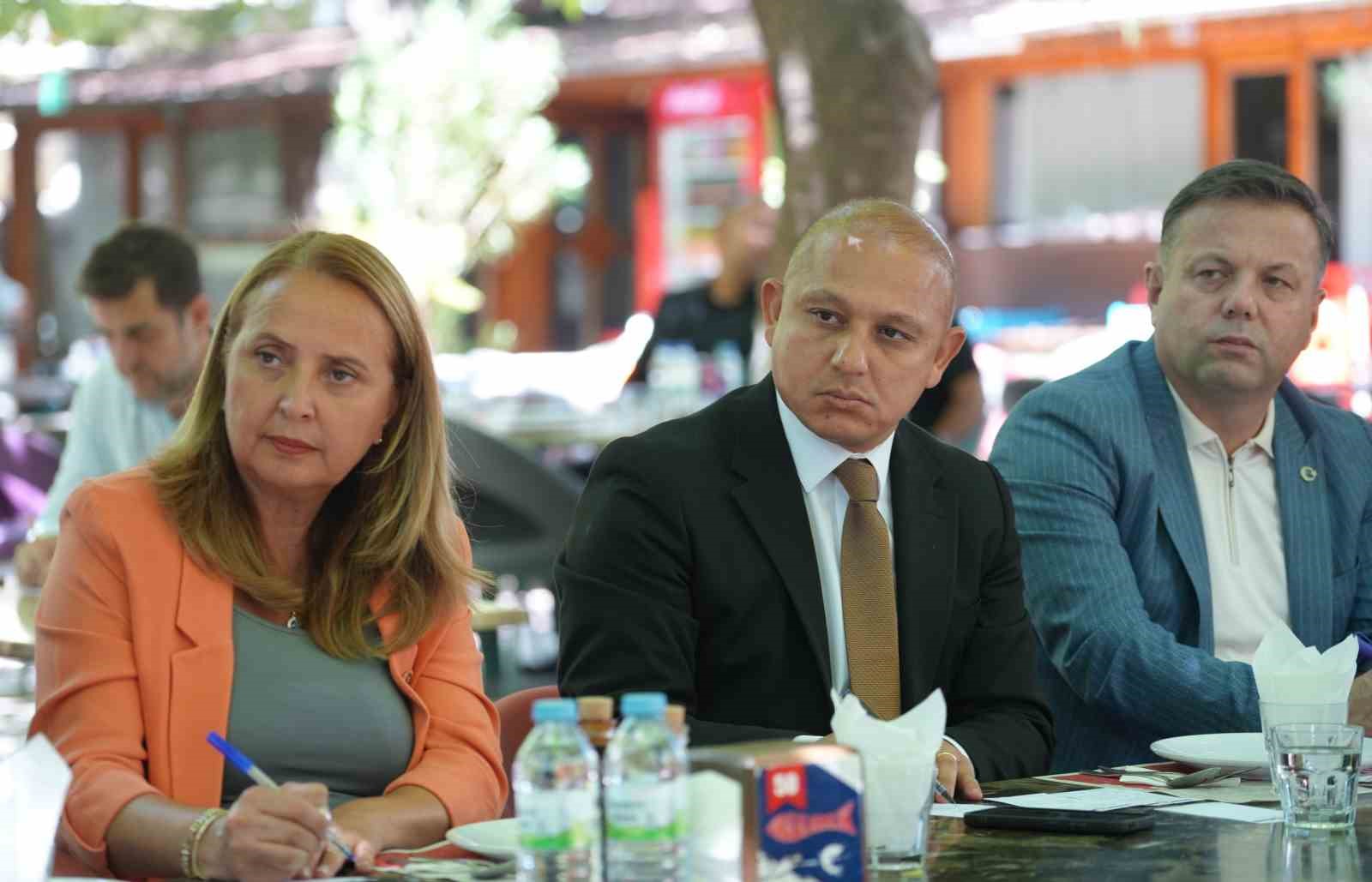 Kırıkkale Belediye Başkanı Önal ve CHP heyeti Kırıkkale’de basınla buluştu