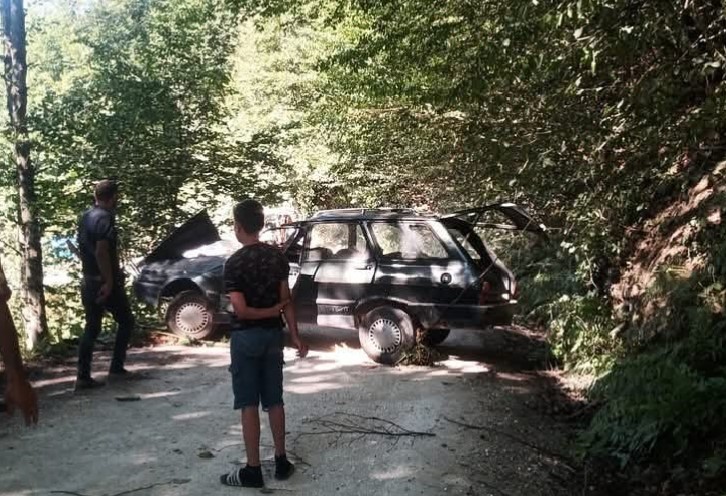 Ordu’da otomobil ormanlık alana yuvarlandı: 3 yaralı