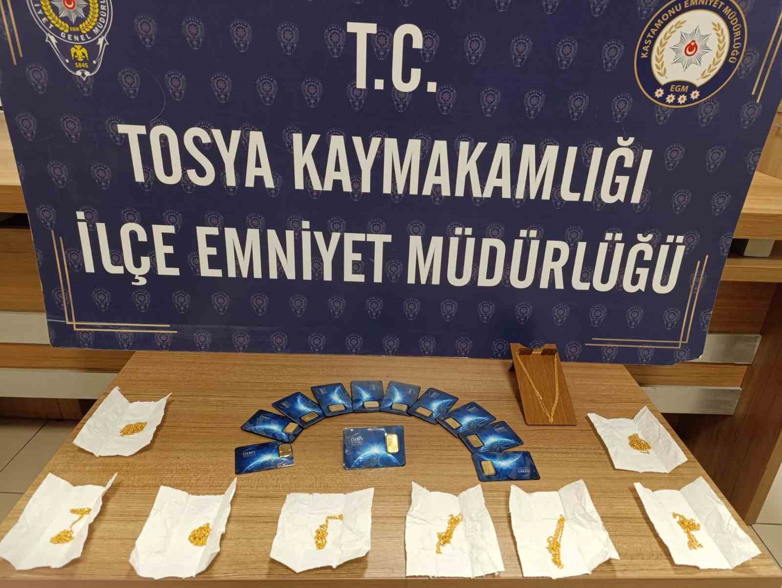 Kastamonu&rsquo;da 30 par&ccedil;a sahte altın ele ge&ccedil;irildi: 3 g&ouml;zaltı
